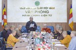 Thượng tọa Thích Đức Thiện điều hành phiên họp
