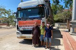 Chuyến xe mang 30 tấn nông sản Quảng Trị đã khởi hành hướng vào TP.HCM