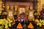 Di ảnh Thiền sư Thích Nhất Hạnh tại Tổ đường chùa Ấn Quang - TP.HCM