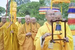 Cung nghinh Đức Pháp chủ GHPGVN quang lâm Vạn Phật Quang Đại Tòng Lâm chứng minh Lễ khai mạc Đại giới đàn Minh Nguyệt do Ban Trị sự GHPGVN tỉnh Bà Rịa-Vũng Tàu tổ chức - Ảnh: Quảng Đạo/BGN
