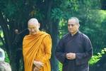 Trưởng lão Hòa thượng Viên Minh (bên trái) - Ảnh: Quảng Đạo/BGN