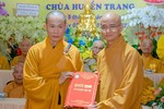 Đại đức Thích Hạnh Đức đón nhận quyết định bổ nhiệm trụ trì chùa Huyền Trang
