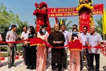 Thượng tọa Thích Chơn Tịnh cắt băng khánh thành cây cầu An Bình
