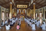 Phật tử gần xa đã đến tham dự khóa tu “Ngày an lạc” tại chùa Pháp Hoa