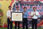 Đại diện xã Nghi Yên nhận Bằng xếp hạng Di tích lịch sử cấp tỉnh chùa Sơn Hải