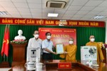 Thượng tọa Thích Nhật Từ trao đến Ủy ban MTTQVN tỉnh Bà Rịa - Vũng Tàu các nhu yếu phẩm, vật tư y tế