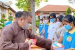 Chùa Phật Bửu trao học bổng cho các em học sinh vượt khó trong mùa dịch bệnh tại huyện Tân Thạnh