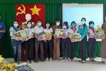 Trao quà cho học sinh khó khăn nhân năm học mới 2021-2022