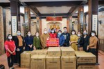 Hội Từ thiện chùa Vọng Cung tặng vật tư y tế đến Ban Chỉ đạo phòng chống dịch Covid-19 của TP.Nam Định
