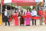 Cắt băng khánh thành tuyến đường bê-tông nông thôn do Hòa thượng Thích Như Niệm tài trợ xây dựng