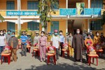 Quỹ “Giáo dục và an sinh Đến Từ Trái Tim” trao quà tại tỉnh sóc Trăng