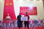 Tặng 85 xe đạp và 100 triệu đồng để tặng suất ăn cho bệnh nhân khó khăn