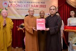 Thượng tọa Thích Tâm Hải trao quyết định Trưởng ban Điều hành đến Hòa thượng Thích Tâm Viên