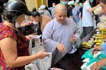 Siêu thị mini 0 đồng tại chùa Từ Nghiêm hỗ trợ người nghèo vui xuân đón Tết