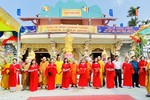 Cắt băng khánh thành ngôi Tam bảo chùa Pháp Hoa