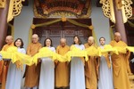 Cắt băng khánh thành chùa Thanh Bình