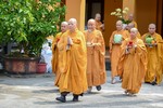 Cung rước linh cốt Đại lão Hòa thượng Thích Từ Nhơn từ Tổ đường đến bảo tháp