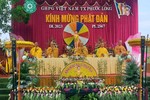 Chư tôn đức thực hiện nghi thức Khánh đản Đức Phật