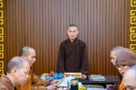Thượng tọa Thích Chánh Huệ chủ trì buổi họp