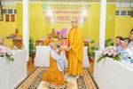 Thượng tọa Thích Quảng Lộc trao quyết định bổ nhiệm chùa Phước Thành cho Sư cô Thích nữ Viên Giác
