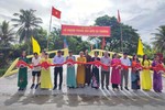 Cắt băng khánh thành cầu Hiểu và Thương, tại ấp Thọ Hòa Đông A, xã Phú Tâm, H.Châu Thành
