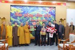 Thượng tọa Thích Nguyên Toàn tặng hoa chúc mừng Xuân Ất Tỵ đến lãnh đạo Tỉnh ủy tỉnh Hà Giang