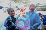 chùa Vi Phước (Q.Thốt Nốt, TP.Cần Thơ) cùng mạnh thường quân trao quà Xuân yêu thương