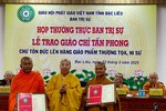 Thượng tọa Thích Giác Nghi trao giáo chỉ tấn phong giáo phẩm đến 2 vị Thượng tọa