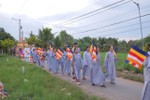 Phật tử chùa Trường Phước bộ hành cung rước Đức Phật đản sinh