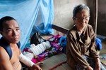 Mở rộng lòng từ: Mẹ già nghèo bất lực khi con trai gặp tai nạn