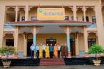 Phái đoàn chụp ảnh lưu niệm cùng chư tôn đức tại chùa Long Phước