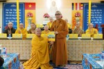 Thượng tọa Thích Quảng Lộc trao quyết định bổ nhiệm trụ trì chùa Phước Long đến Thượng tọa Thích Hải Đạt
