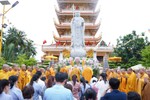 Quang cảnh Lễ an vị tôn tượng Bồ-tát Địa Tạng trong khuôn viên chùa Vĩnh Tràng