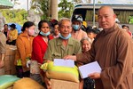 Chùa Minh Giác tặng quà đến người dân khó khăn tại H.Bù Gia Mập