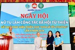Ban Tổ chức trao thư cảm ơn đến chư Ni Phân ban Ni giới H.Củ Chi 