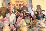 Chùa Minh Giác trao tặng tặng quà đến bà con dân tộc thiểu số tại H.Mang Yang, Gia Lai