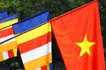 Cờ Tổ quốc và cờ Phật giáo - Ảnh minh họa