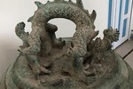 Quai chuông chùa Rối bằng đồng, hình con rồng có hoa văn tinh xảo