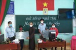 Chùa Đức Bổn A Lan Nhã trao tặng máy tính đến các em học sinh Trường Tiểu học xã Đức Liễu