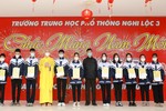 Trao học bổng “Nâng bước nhân tài” cho các em học sinh Trường Trung học Phổ thông Nghi Lộc 3