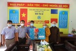 Ông Trương Ngọc Tuấn, Giám đốc Sở Nội vụ chúc mừng Phật giáo tỉnh Phú Yên nhân Kỷ Niêm 40 thành lập GHPGVN