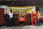 Ban Từ thiện - Xã hội Phật giáo TP.Ninh Bình trao tiền hỗ trợ bệnh nhân mắc bệnh hiểm nghèo