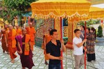 Cà Mau: Lễ dâng y Kathina tại chùa Monivongsa