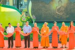 Cắt băng khai mạc chuỗi sự kiện văn hóa Phật giáo "Thắp sáng tri ân mùa Vu lan 2023"