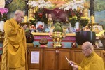 Nhị vị Hòa thượng cử hành nghi thức đối thú Tự tứ