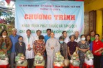 Trao quà đến bà con có hoàn cảnh khó khăn trên địa bàn P.15, Q.8, TP.HCM