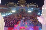 3.000 thiện nam, tín nữ về chùa An Hồng tham dự Khóa tu niệm Phật và thắp hoa đăng nhân lễ vía Đức Phật A Di Đà