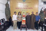 Đoàn Ban Dân vận Thành ủy TP.HCM chúc mừng Phật đản đến Ban Trị sự Phật giáo Q.6