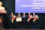 Tập thể Sở Thông tin và Truyền thông TP.HCM nhận Huân chương Lao động hạng Nhì, sáng 14-12
