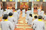 Đông đảo Phật tử về chùa dự lễ